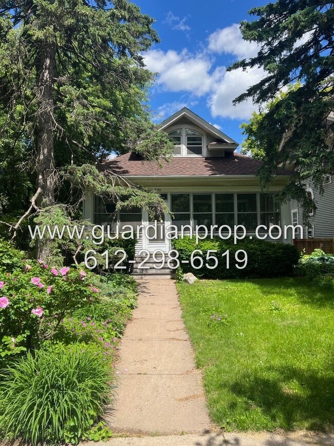 Primary Photo - Mac Groveland House Available August 1, Fu...