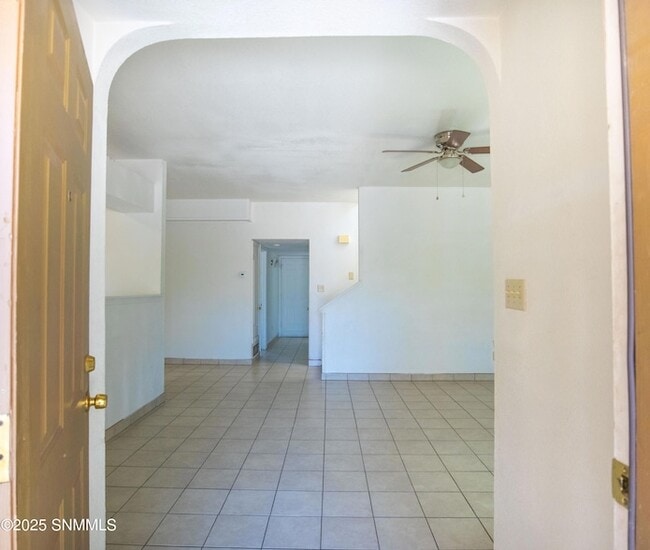Building Photo - 1302 S Triviz Dr