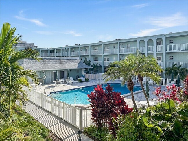 Building Photo - 1706 Belleair Forest Dr