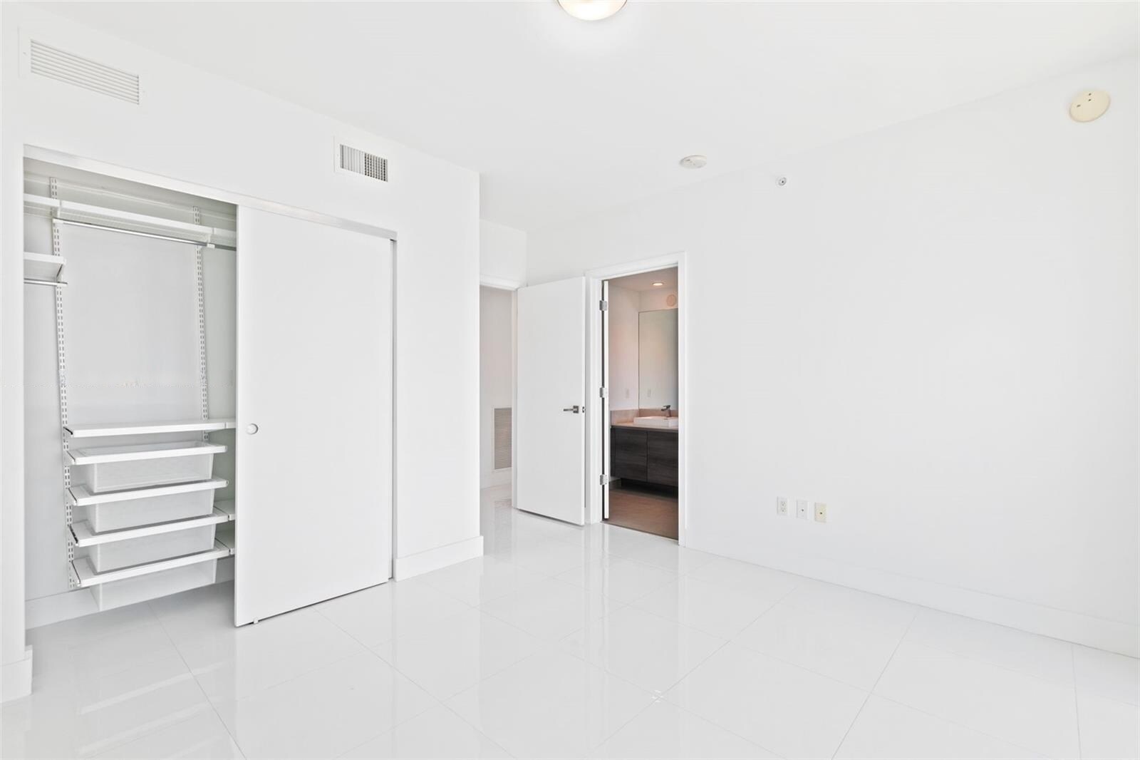 Building Photo - 1080 Brickell Ave