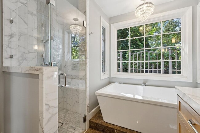 Building Photo - Beautifully Appointed Atherton Estate with Pool & Outdoor Entertaining