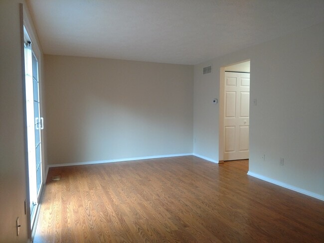 Building Photo - Beautiful Townhouse in Quail Run Community
