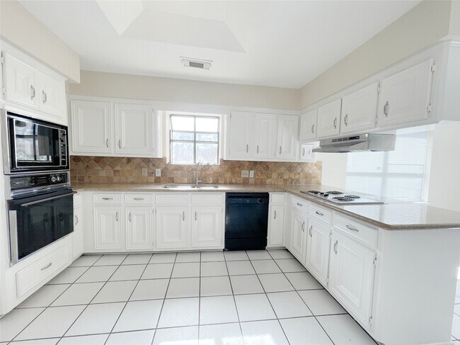 Building Photo - 6518 Tico Dr