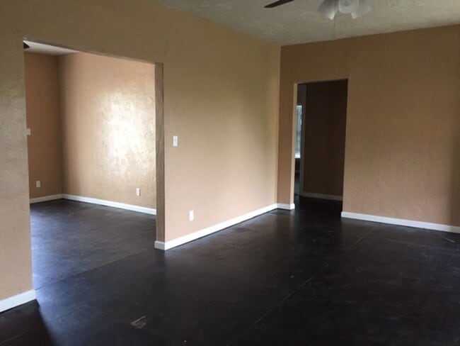 Building Photo - Ada OK Rental