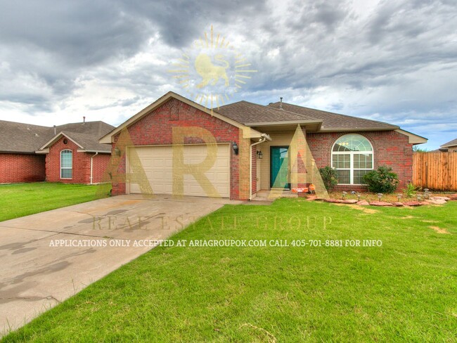 Building Photo - Spacious Edmond Fossil Creek Addition 3 Be...