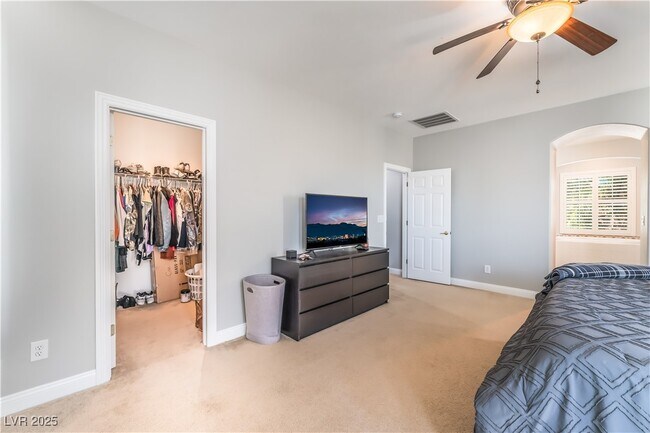 Building Photo - 1005 Windwalker Ave