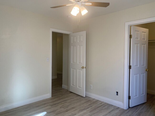 Building Photo - Single Story 3 Bedroom Home for Rent