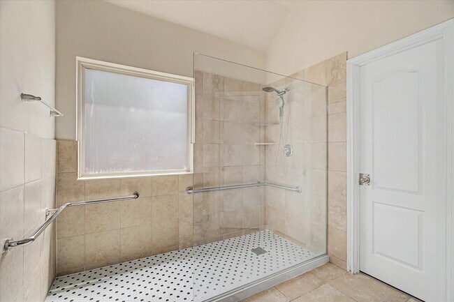 Building Photo - 3834 Raintree Village Dr