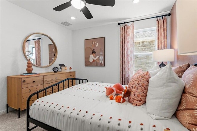 Building Photo - 212 Barton Oak Trl