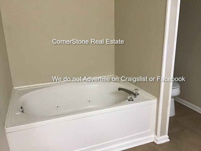 Building Photo - 349 Waterdown Dr