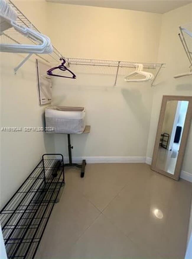 Building Photo - 16699 Collins Ave