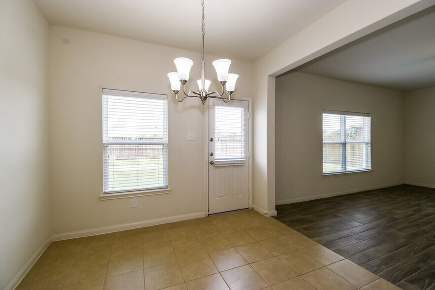 Building Photo - 2435 Golden Brandy Ln