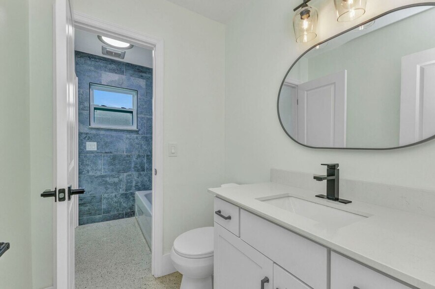 Building Photo - 1611 Sheehan Blvd