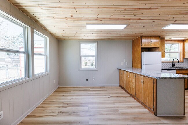 Building Photo - 3406 27th St