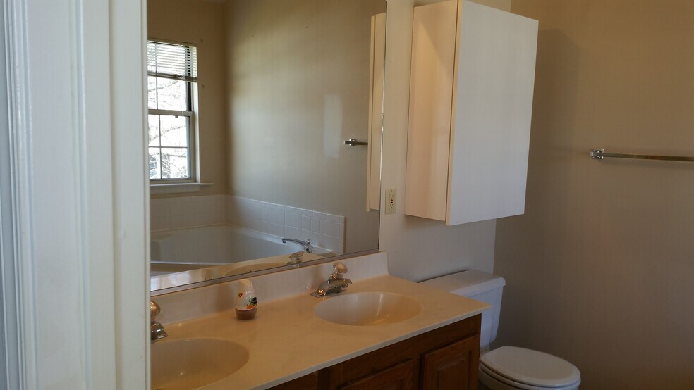 Master Bath - 8628 Indian Springs Rd