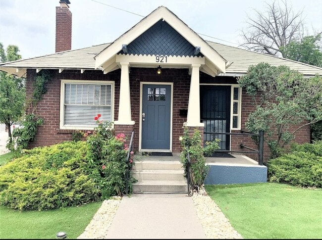 Primary Photo - Charming four-bedroom home one block from UNR