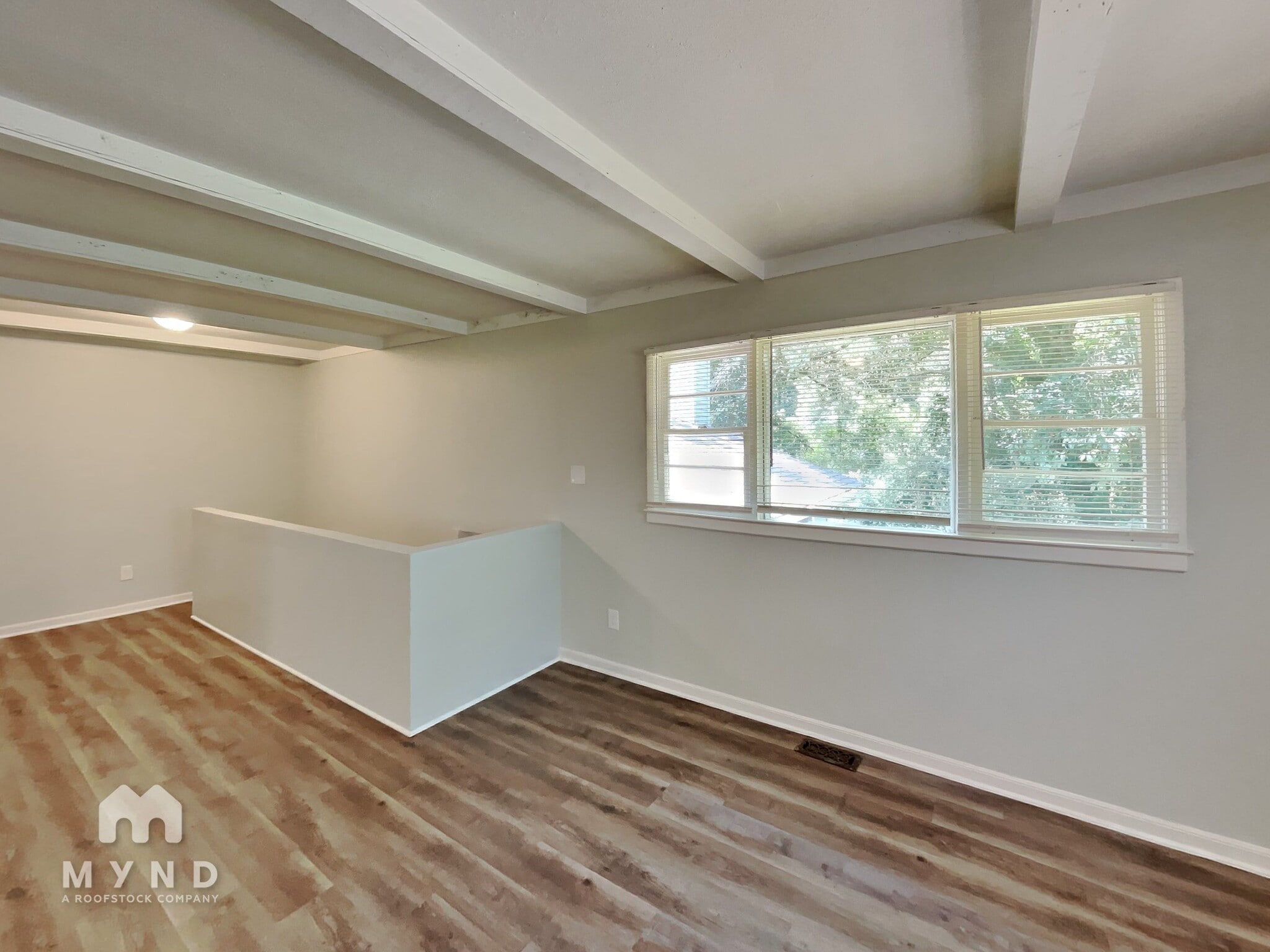 Building Photo - 865 W Hightower Trail