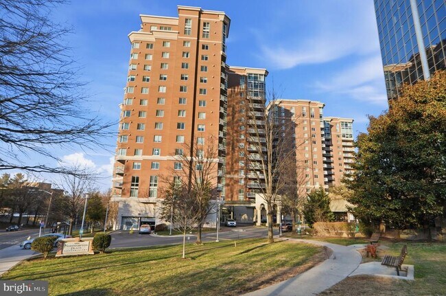 Building Photo - 3101 N Hampton Dr