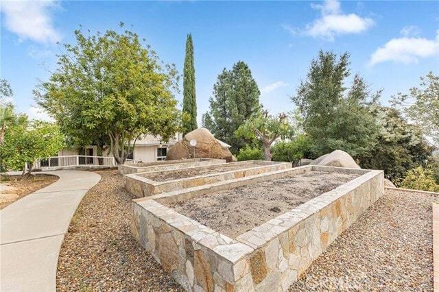 Building Photo - 28720 Sandhurst Way