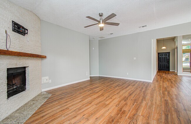 Building Photo - 10546 Rippling Fields Dr