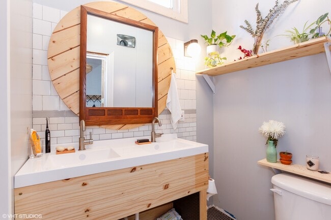 Building Photo - 4837 W Irving Park Rd