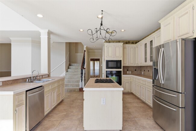 Building Photo - 5910 Willowfield Ct