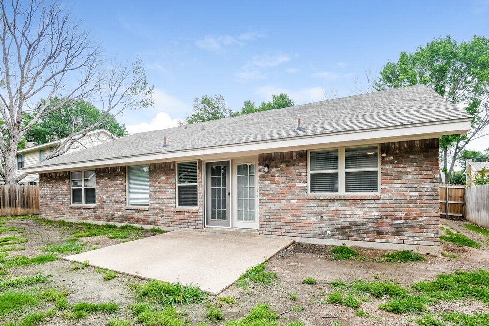 Building Photo - 2119 Belmont Park Dr