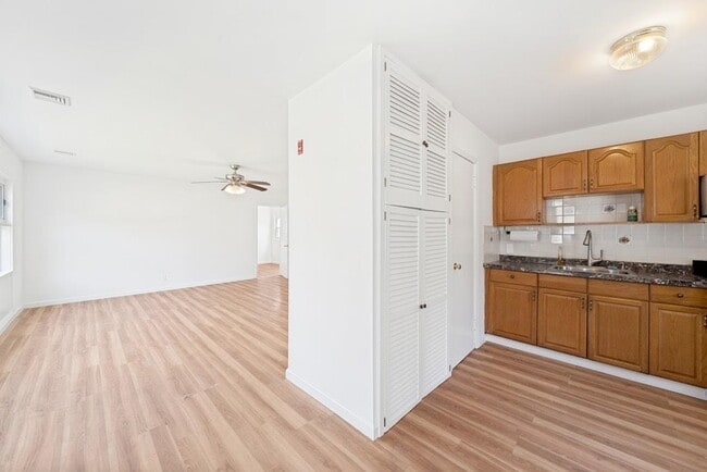 Building Photo - 191 Howard Ave