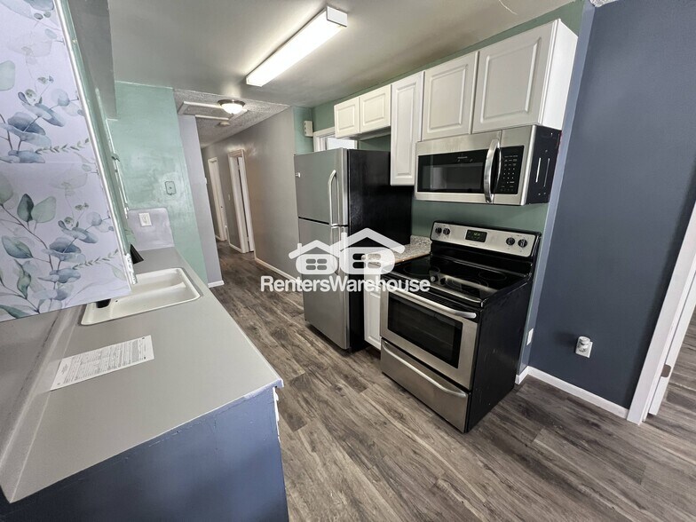 Building Photo - 9371 Country Dr