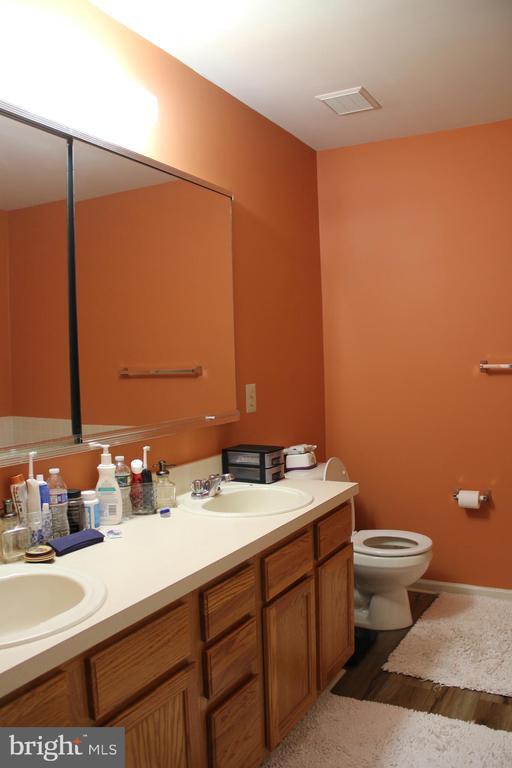 Building Photo - 506 Quincy St