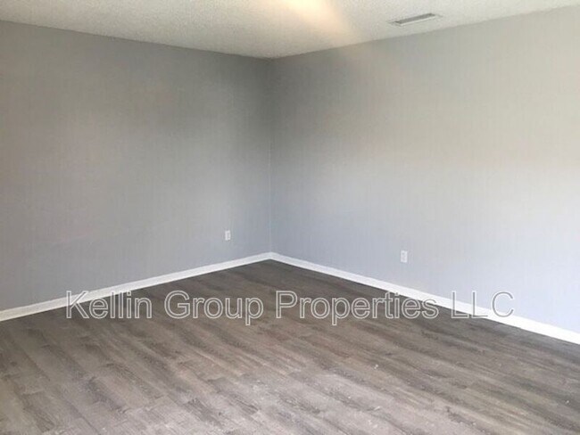 Building Photo - 1027 N Brunnell Pkwy