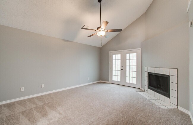 Building Photo - 13215 Bunker Hill Dr