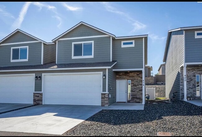 Primary Photo - 434 Bedrock Loop