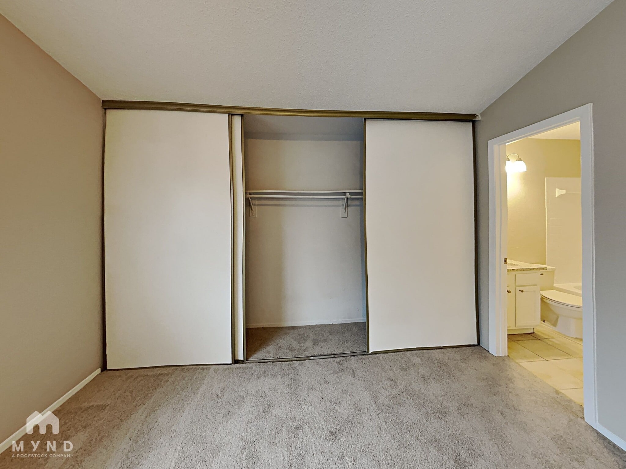 Building Photo - 7417 Shadow Bend Dr