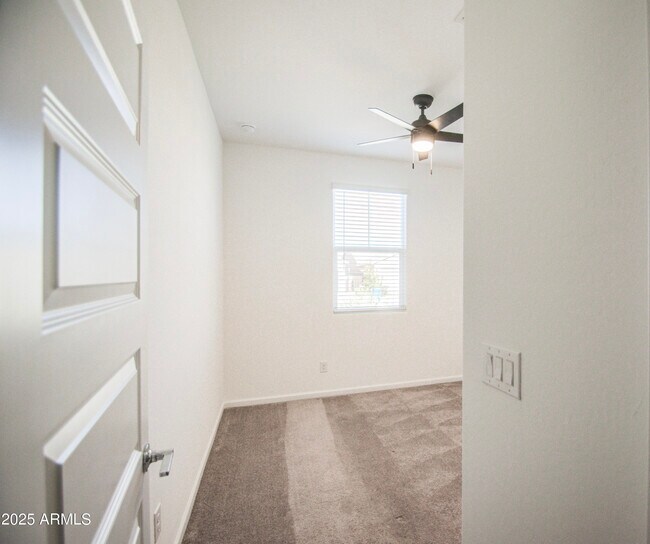 Building Photo - 4205 E Haley Dr