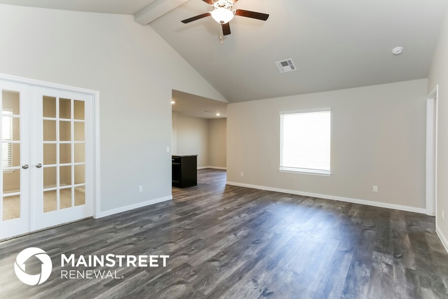 Building Photo - 1005 NW 5th St