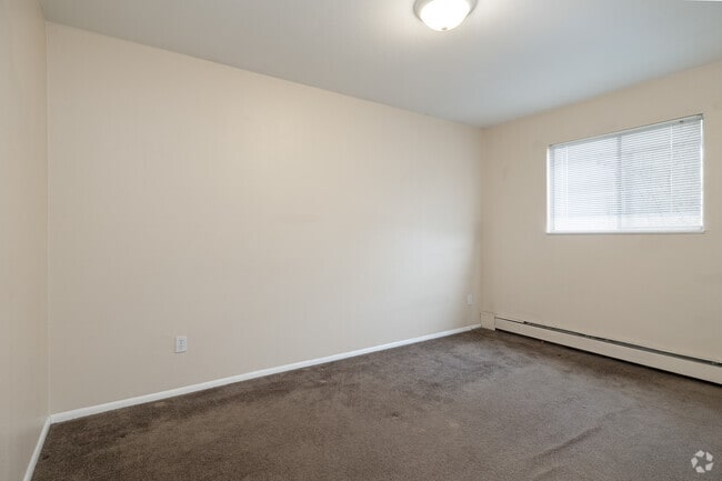 2BR, 1BA - 850SF - Jubilee Apartments