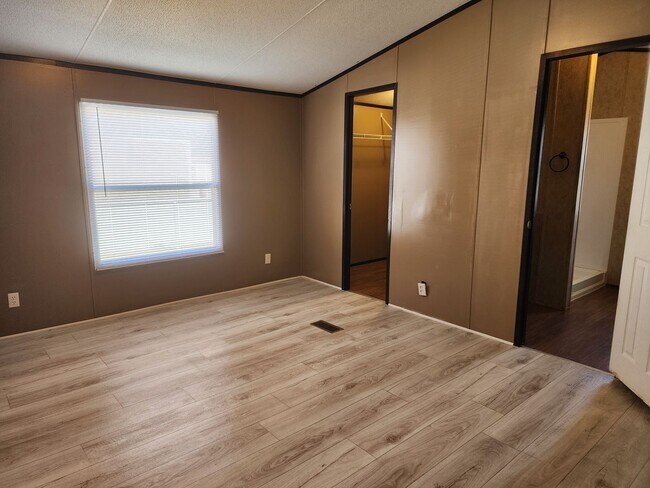 Building Photo - 1212 N Avenue K