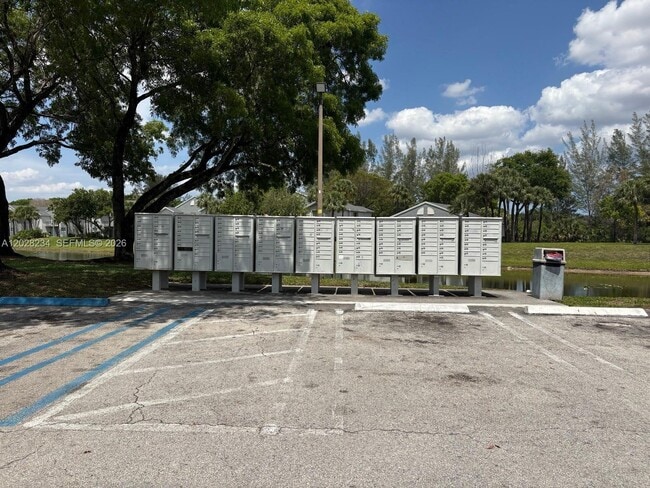 Building Photo - 1141 Lake Victoria Dr