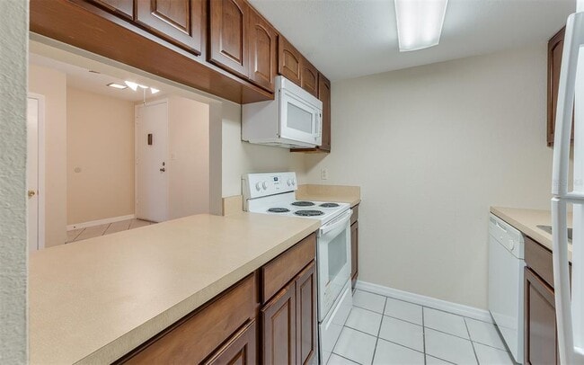 Building Photo - 3240 S Semoran Blvd