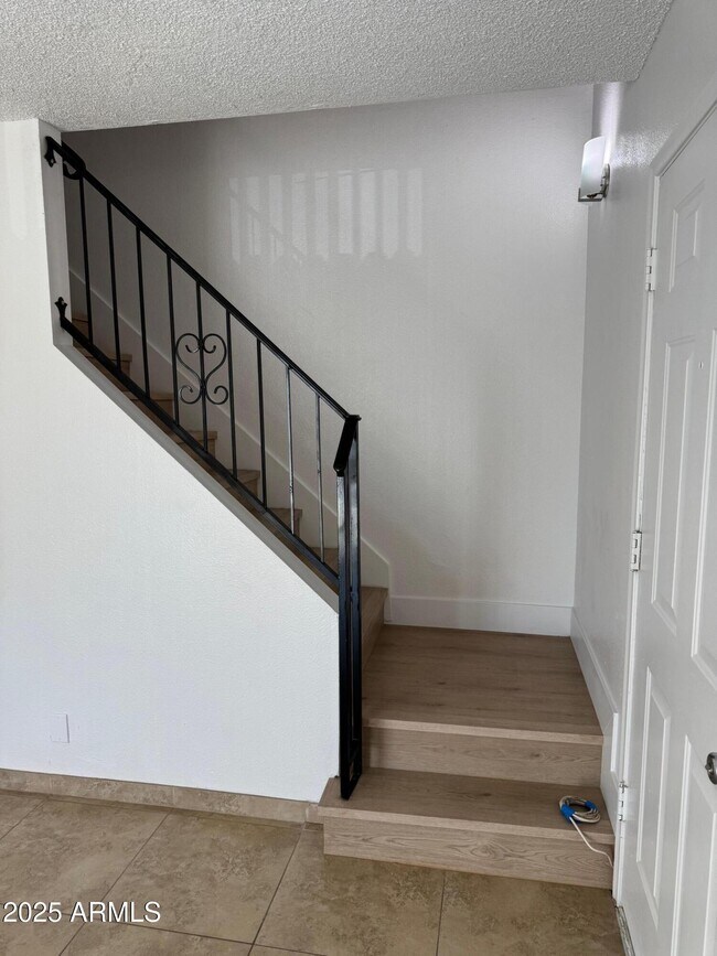 Building Photo - 8861 N 12th Pl