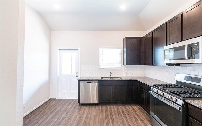 Building Photo - 1310 Ponderosa Pne Dr