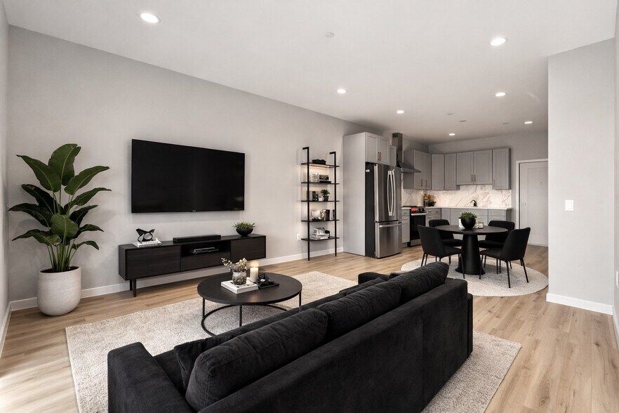 Building Photo - 208 W 7th St