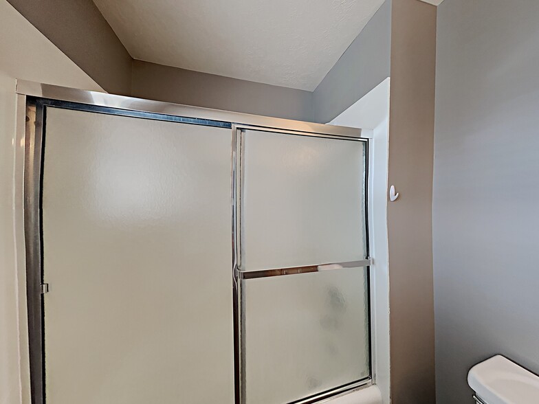 Building Photo - 447 S 1250 E