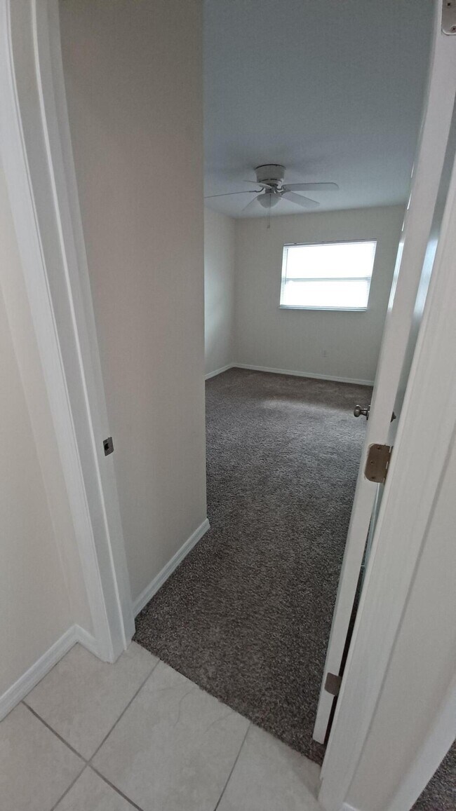 Building Photo - 280 Ulster Ln