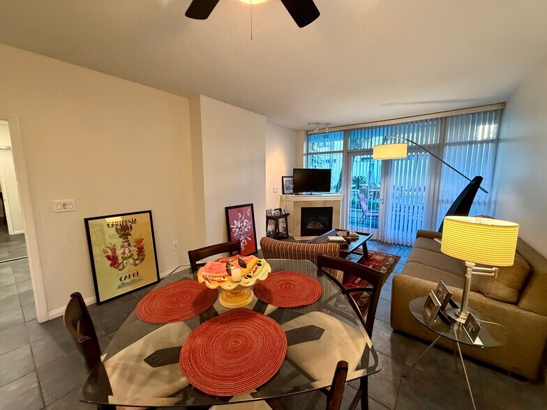 Building Photo - 850 Beech St