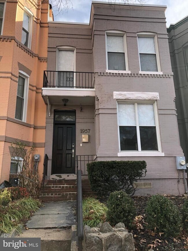 Building Photo - 1957 3rd St NW