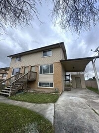 Building Photo - 700 700 W