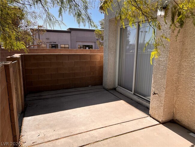 Building Photo - 3391 Sparrow Heights Ave