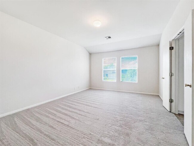 Building Photo - 4712 Lake Champlain Ln